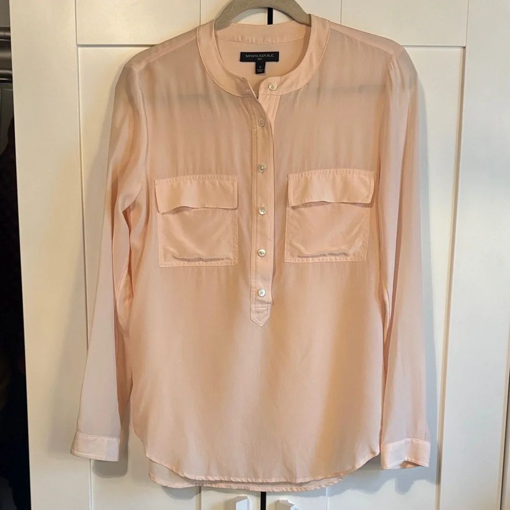 Banana Republic Pale Pink Silk Button-Front Blouse